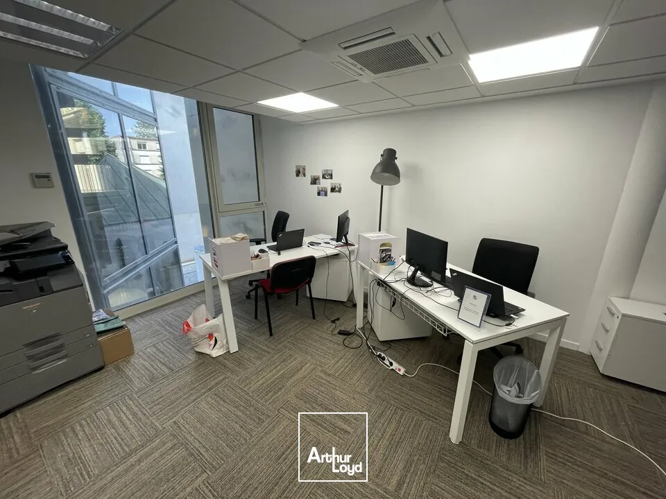 A LOUER POITIERS PROCHE DES CORDELIERS BUREAUX 468m² 