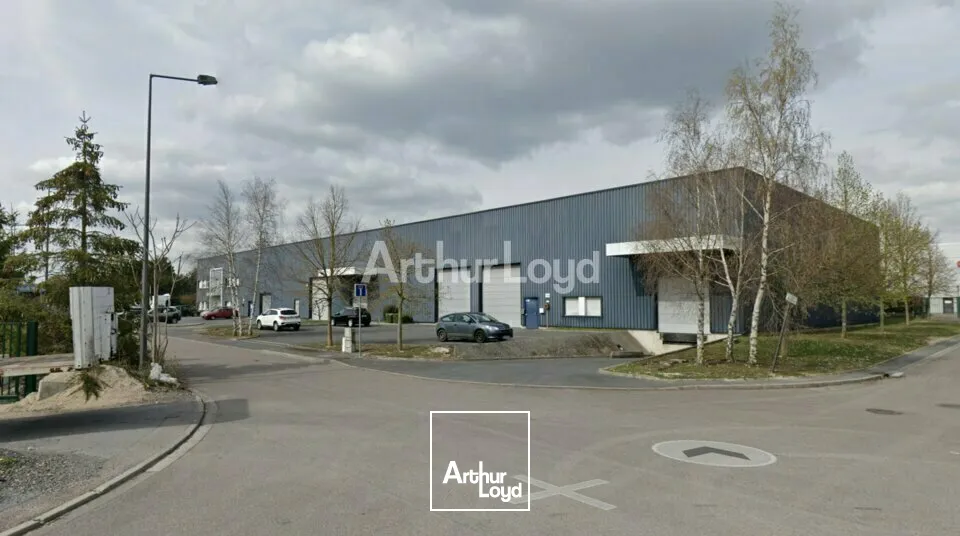 A louer - Entrepôt de 1240m2 avec bureaux secteur FARMAN Reims