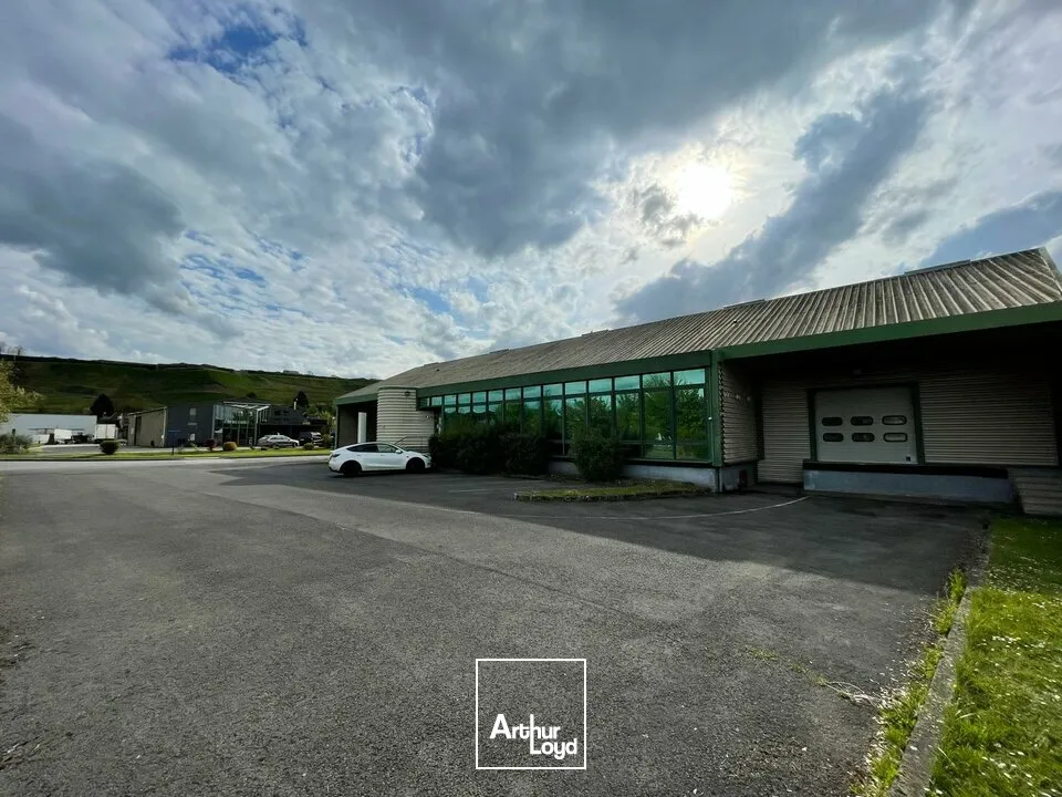 OPPORTUNITE RARE! Local d'activité sur la Zone d'Activité frontalière avec le Belgique - secteur Givet (08) 