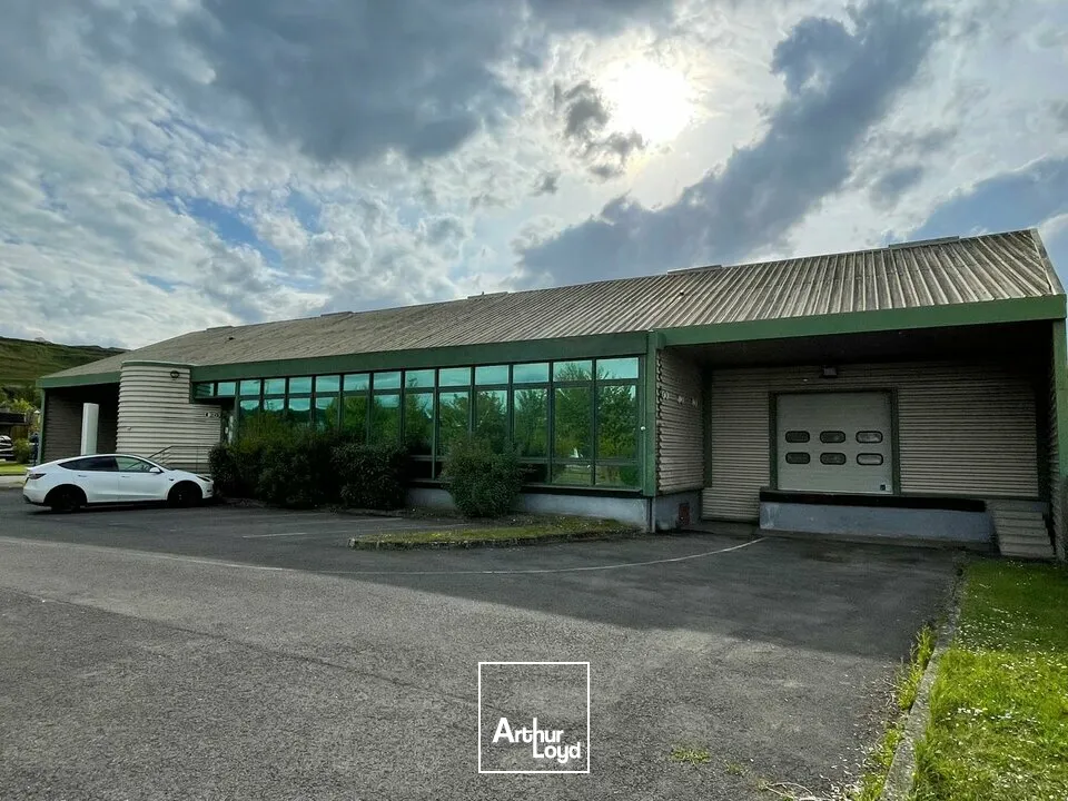 OPPORTUNITE RARE! Local d'activité sur la Zone d'Activité frontalière avec le Belgique - secteur Givet (08) 