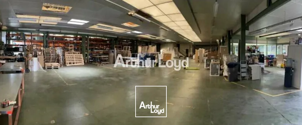 OPPORTUNITE RARE! Local d'activité sur la Zone d'Activité frontalière avec le Belgique - secteur Givet (08) 