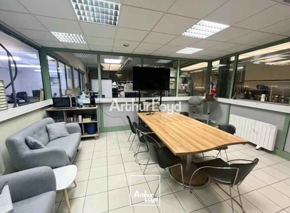 OPPORTUNITE RARE! Local d'activité sur la Zone d'Activité frontalière avec le Belgique - secteur Givet (08) 