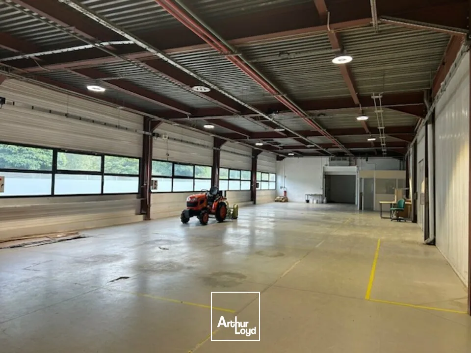 LOCAL D'ACTIVITE ET BUREAUX