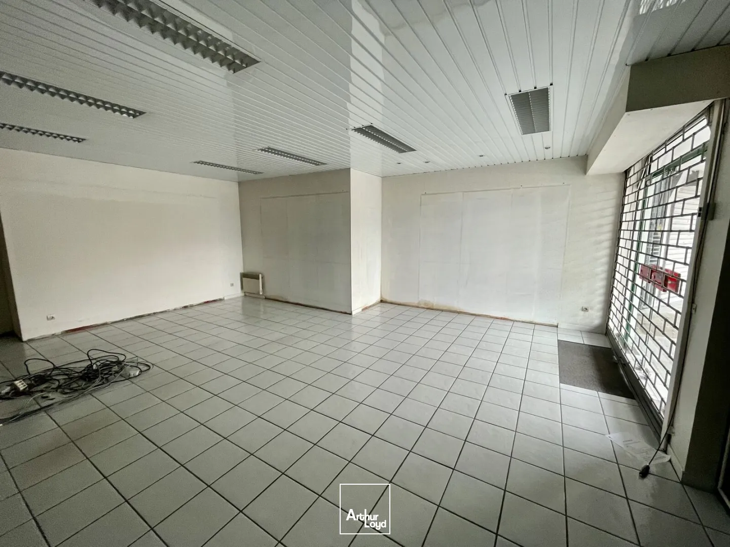 Locaux commerciaux à louer à PETIT COURONNE 76650