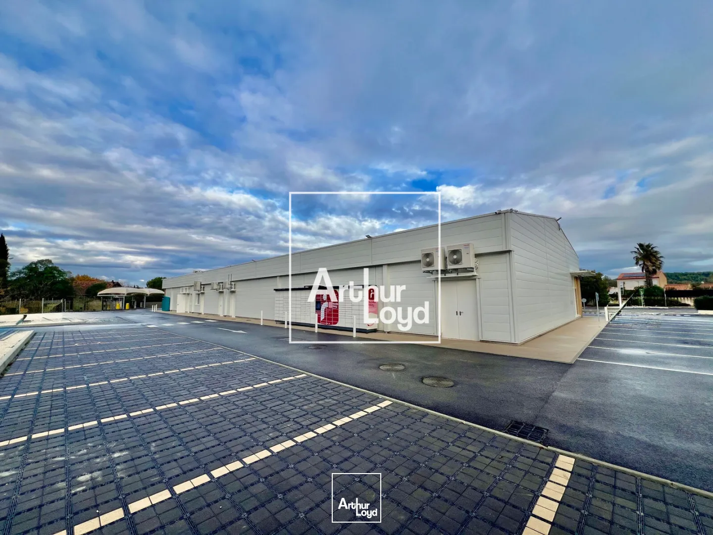 Local commercial à louer - 167 m2 - Pôle Commercial de Grabels 