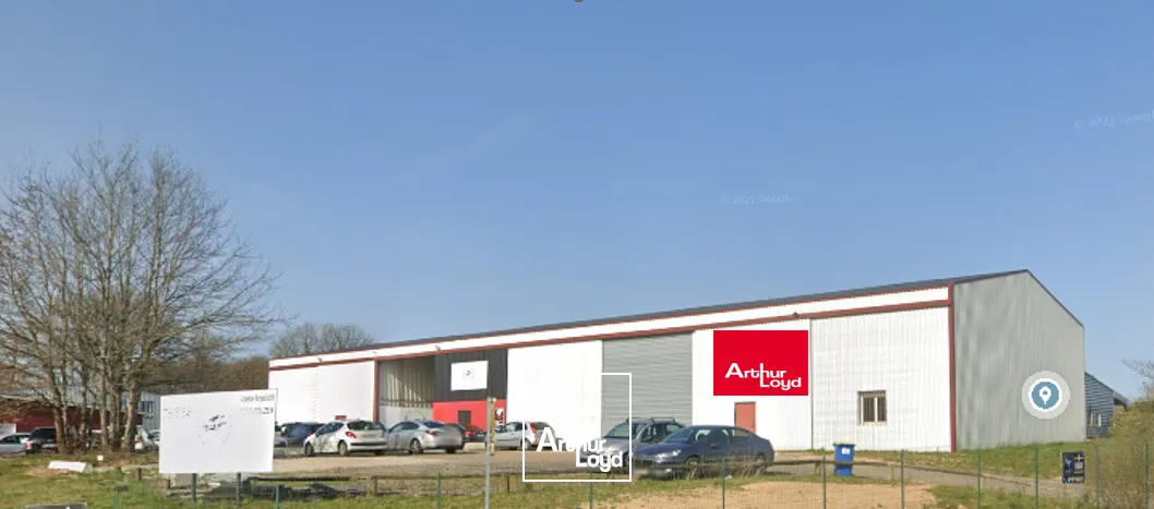 Local d'Activité avec un bureau A VENDRE - COUZEIX