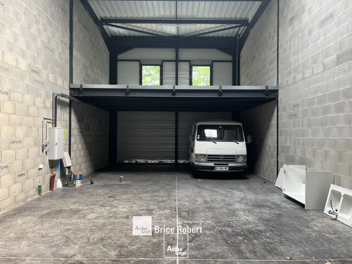 A louer - local d'activités - récent - Vénissieux