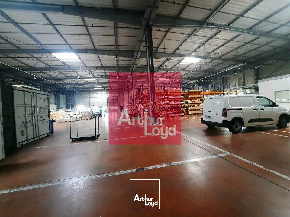 SECTEUR ISSOIRE A LOUER ENTREPOT 2000 M² AVEC QUAIS 