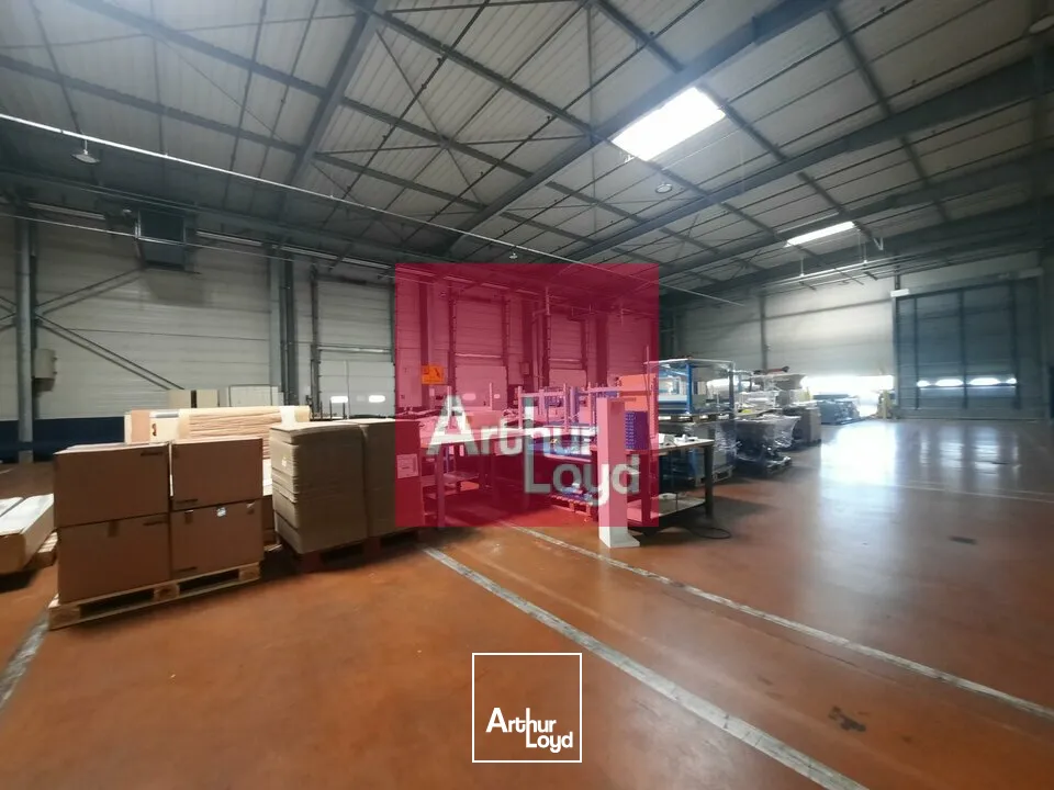 SECTEUR ISSOIRE A LOUER ENTREPOT 2000 M² AVEC QUAIS 