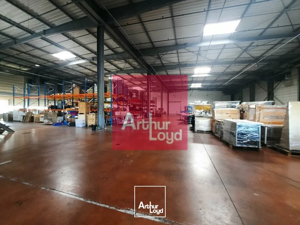 SECTEUR ISSOIRE A LOUER ENTREPOT 2000 M² AVEC QUAIS 