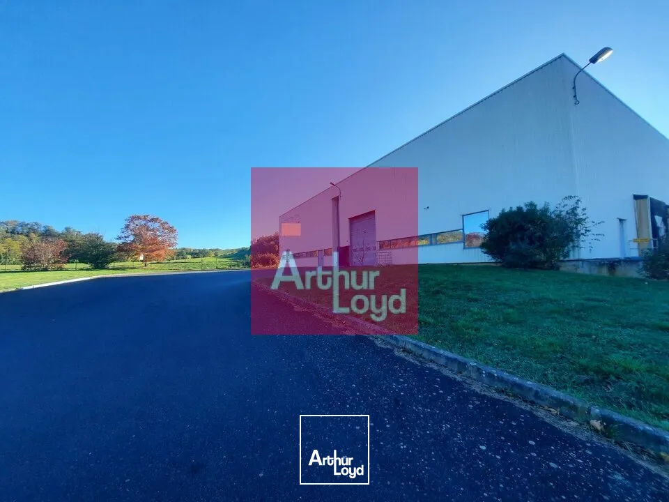 SECTEUR ISSOIRE A LOUER ENTREPOT 2000 M² AVEC QUAIS 