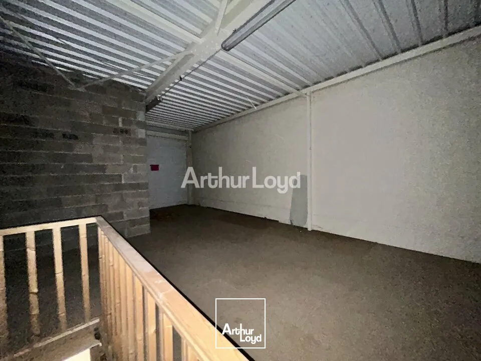 LOCAL COMMERCIAL à LOUER de 1270.95 m²