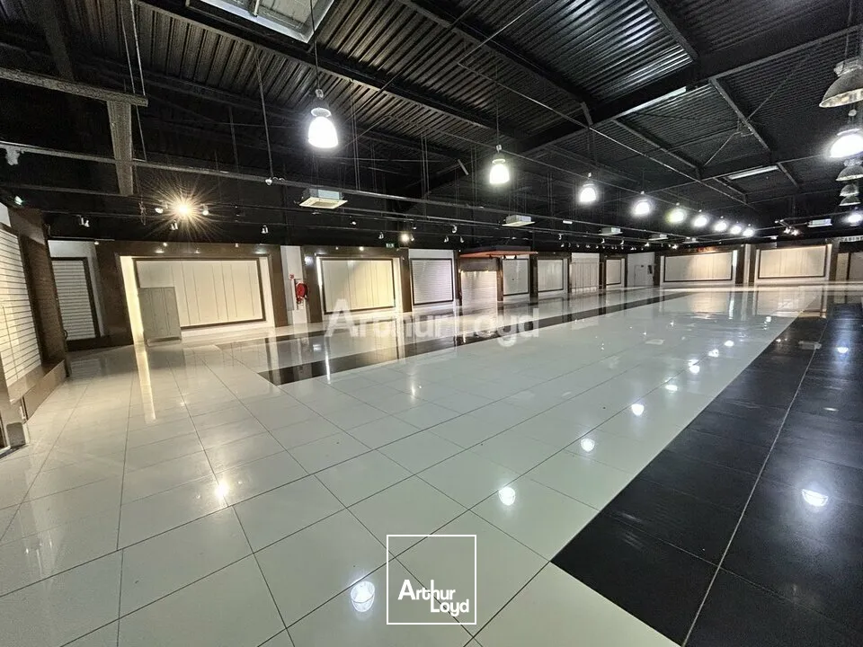 LOCAL COMMERCIAL à LOUER de 1270.95 m²