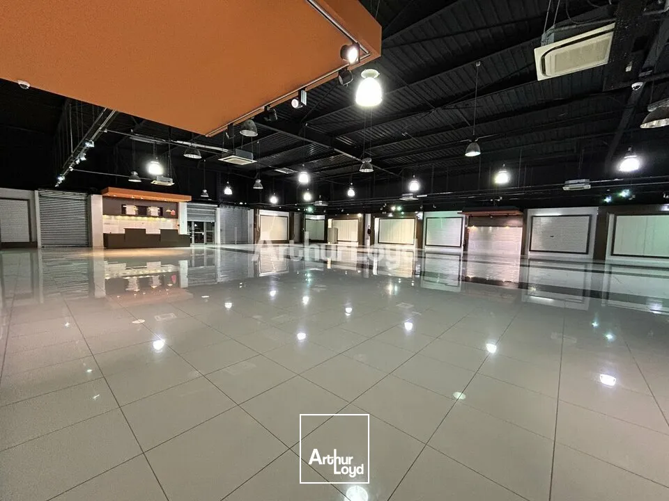 LOCAL COMMERCIAL à LOUER de 1270.95 m²