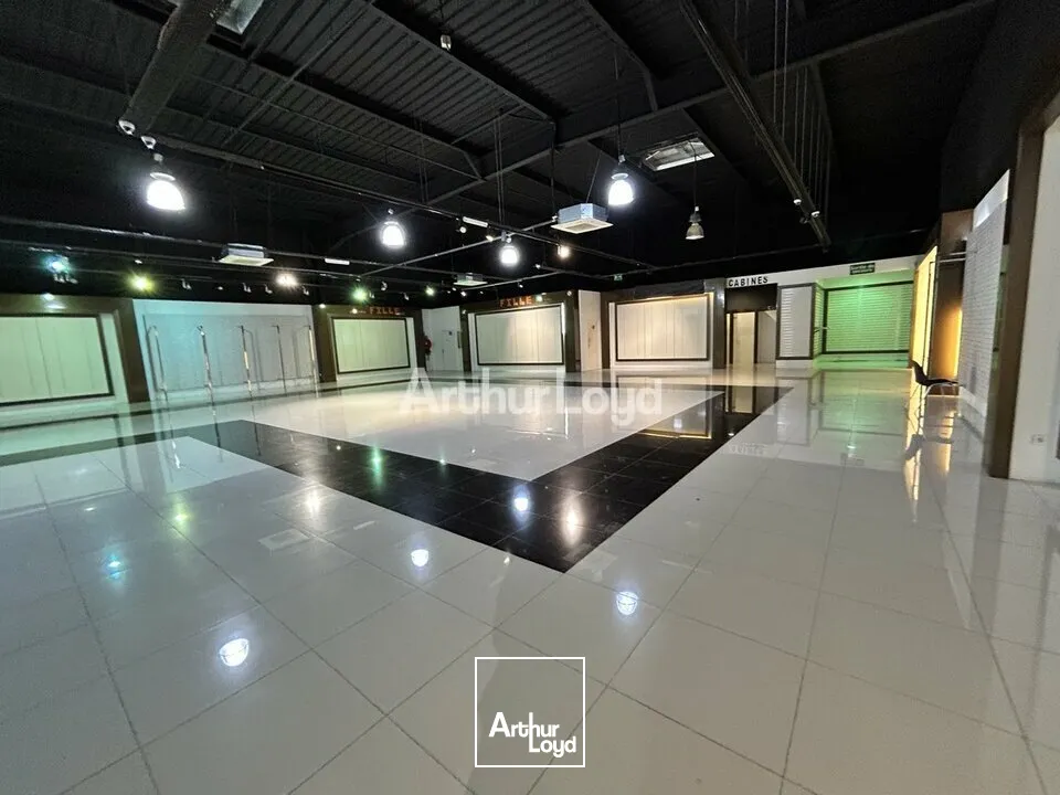 LOCAL COMMERCIAL à LOUER de 1270.95 m²