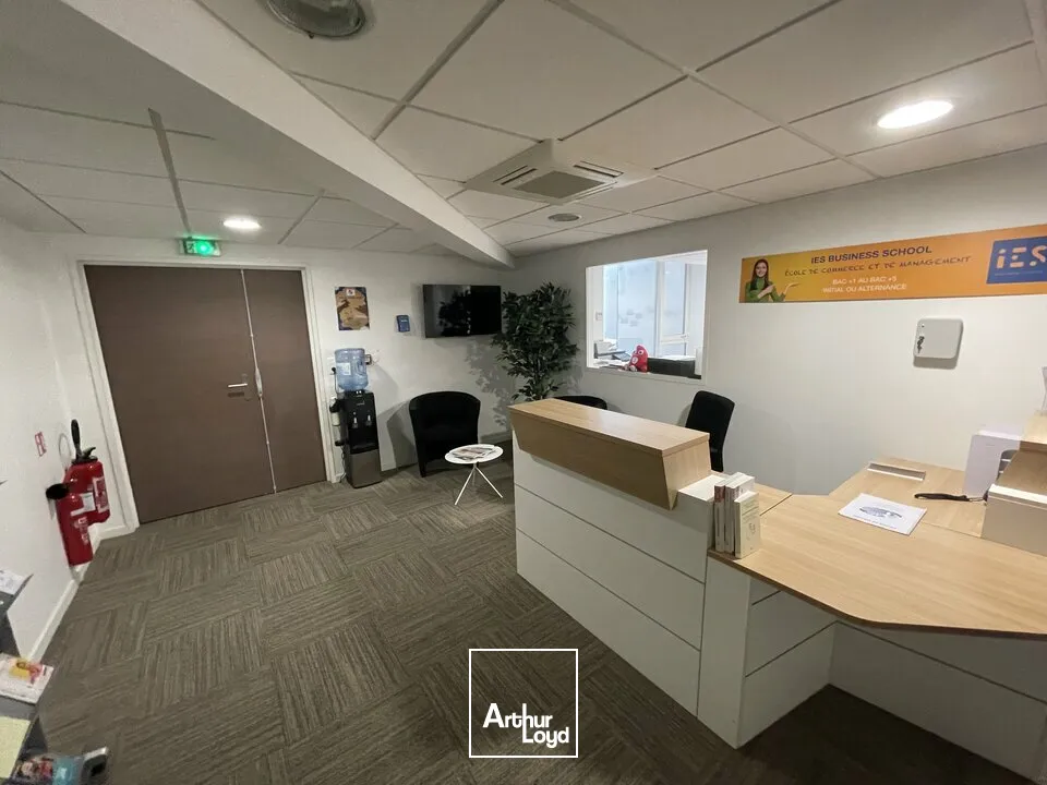 A LOUER POITIERS PROCHE DES CORDELIERS BUREAUX 434.95m² 