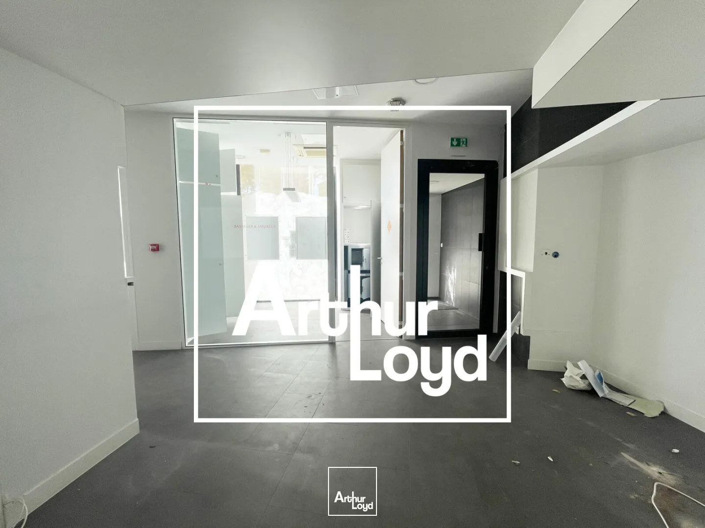 BUREAUX A LOUER - MONTPELLIER POMPIGNANE - PARKINGS PROCHE TRAMWAY