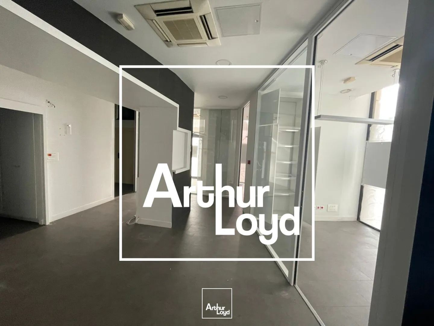 BUREAUX A LOUER - MONTPELLIER POMPIGNANE - PARKINGS PROCHE TRAMWAY