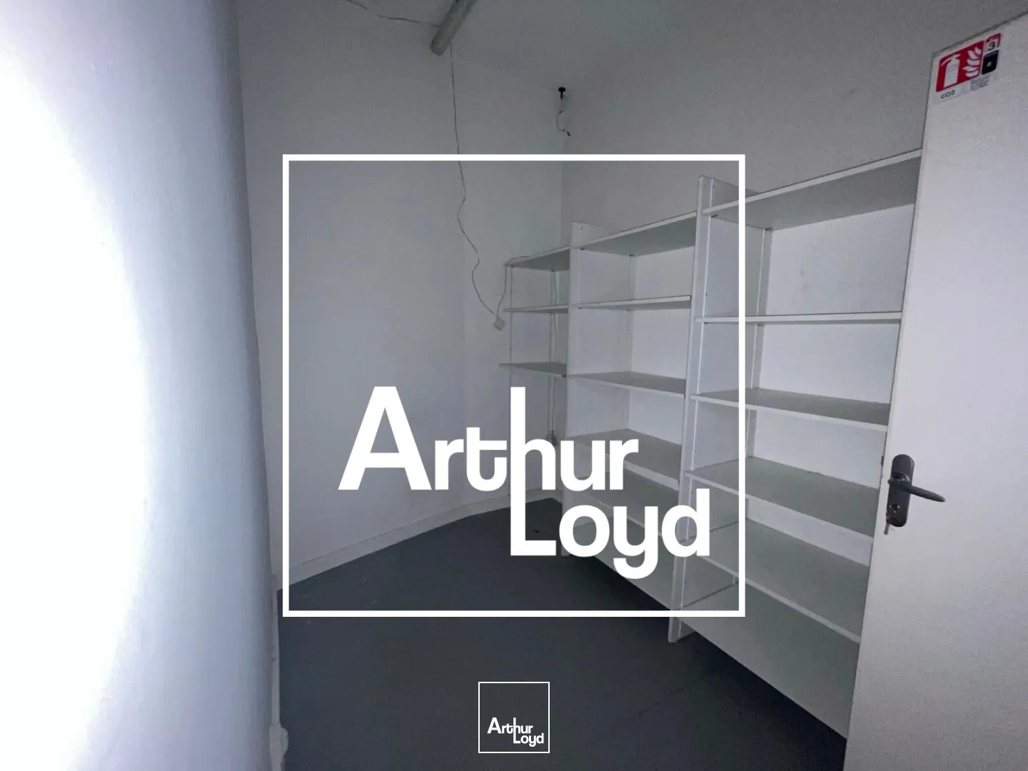 BUREAUX A LOUER - MONTPELLIER POMPIGNANE - PARKINGS PROCHE TRAMWAY