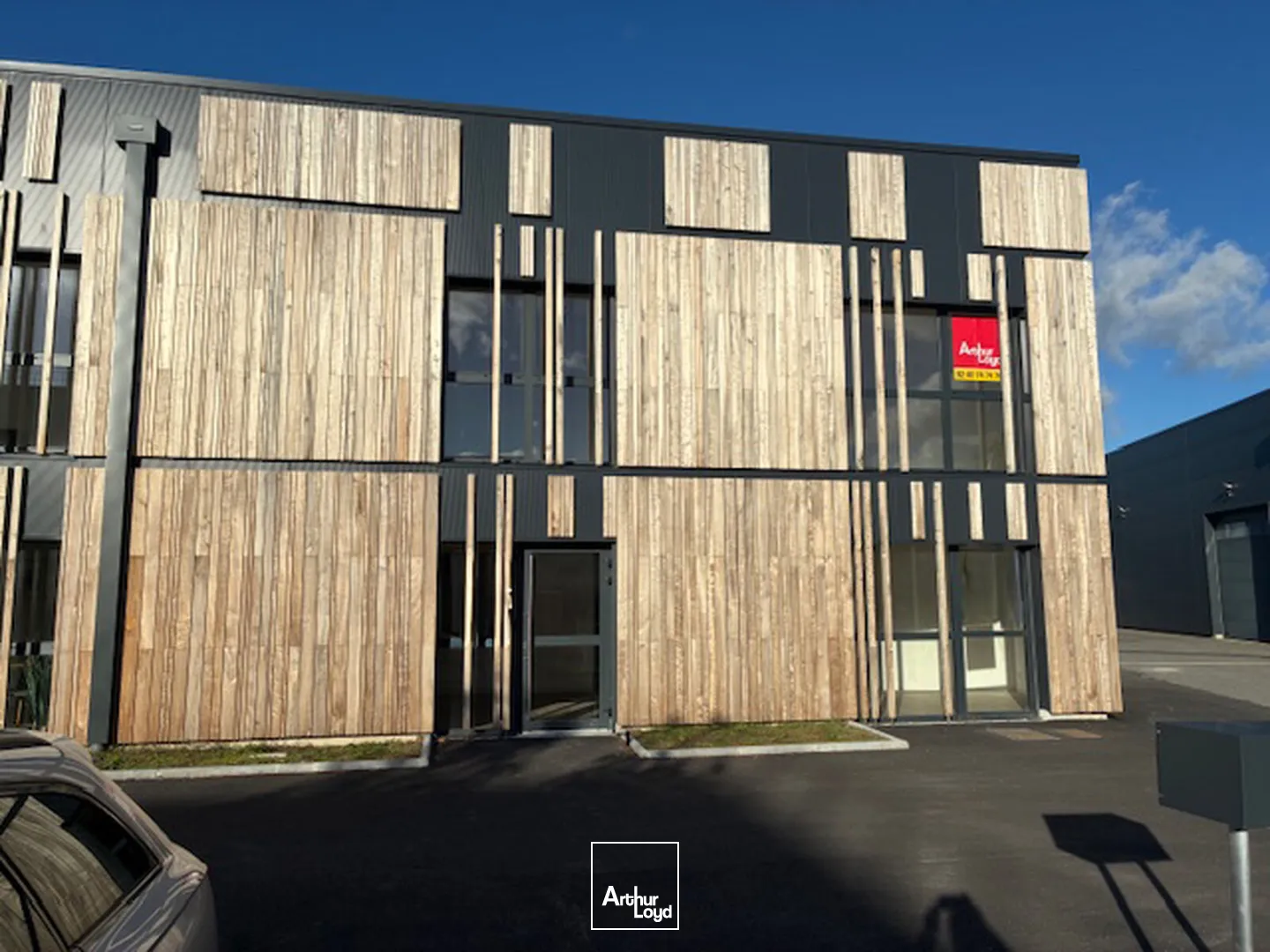LOCAL ACTIVITE 284 m2 TOUT NEUF-GUERANDE
