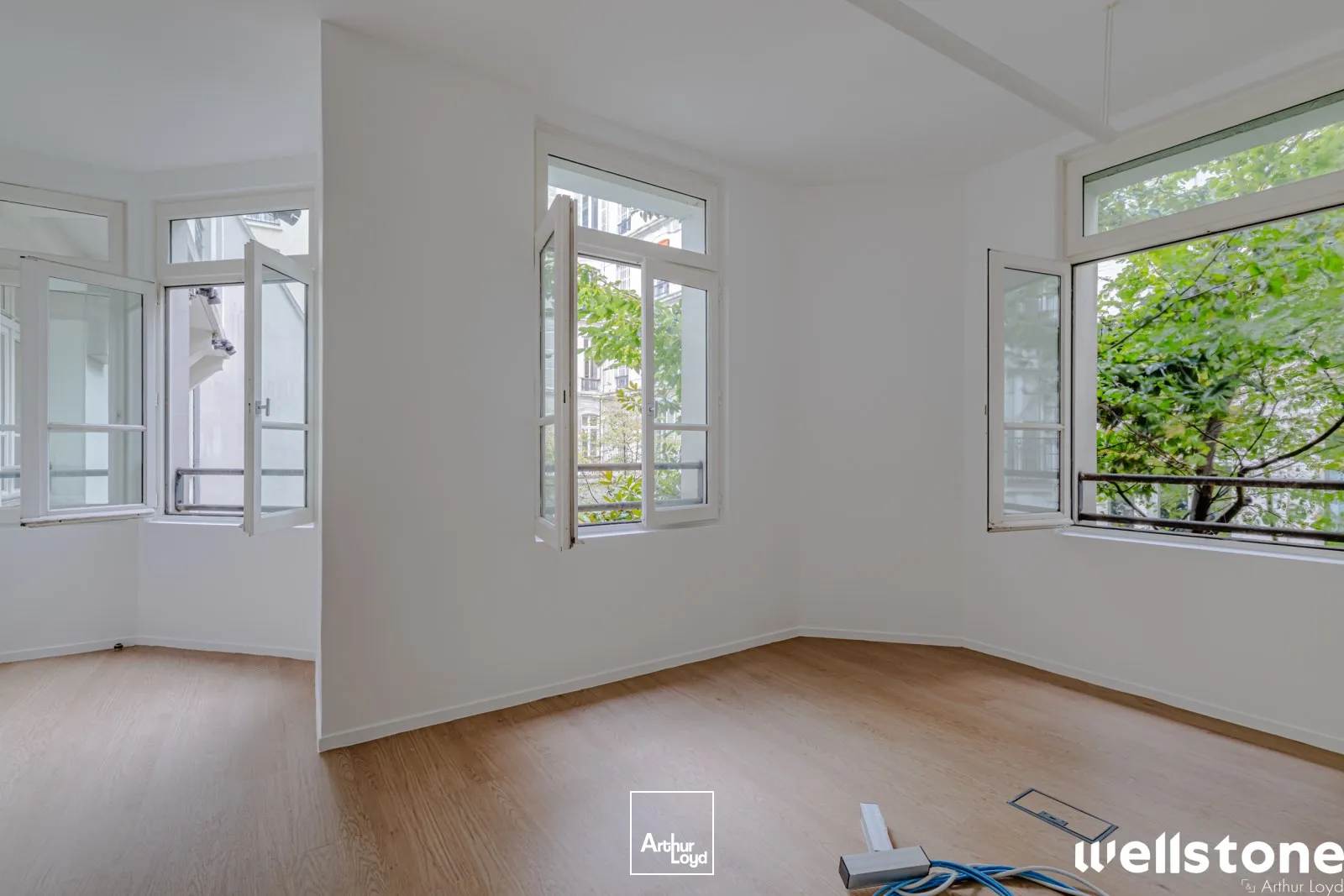 Bureaux à louer à PARIS 75008