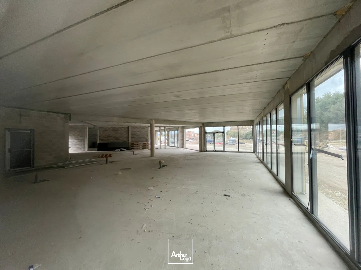 Local commercial neuf de 461 m² divisibles à louer - Emplacement stratégique à fort trafic à Balaruc-les-Bains