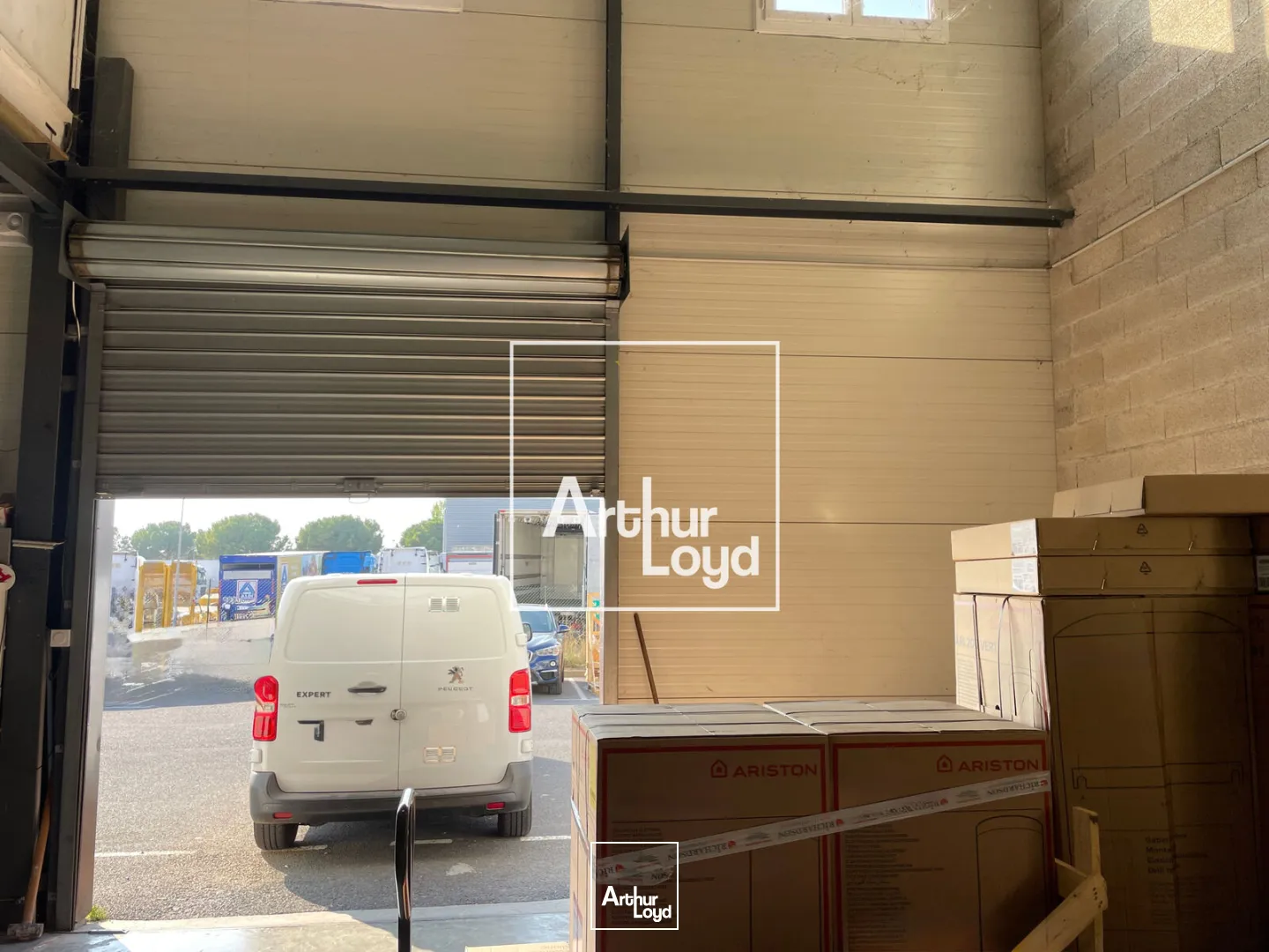 Local d'activité de 239 m² à louer - Vendres - Site professionnel dynamique, accès immédiat A9 et Ouest de Béziers