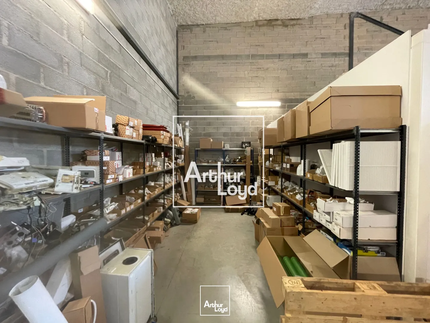 Local d'activité de 239 m² à louer - Vendres - Site professionnel dynamique, accès immédiat A9 et Ouest de Béziers