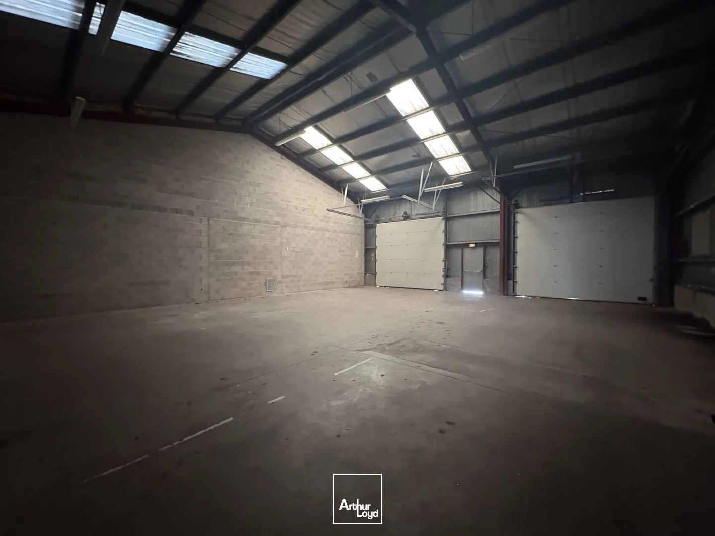 Cellules d'activités avec terrain à louer - 396 m2 - Saint Jean de Braye