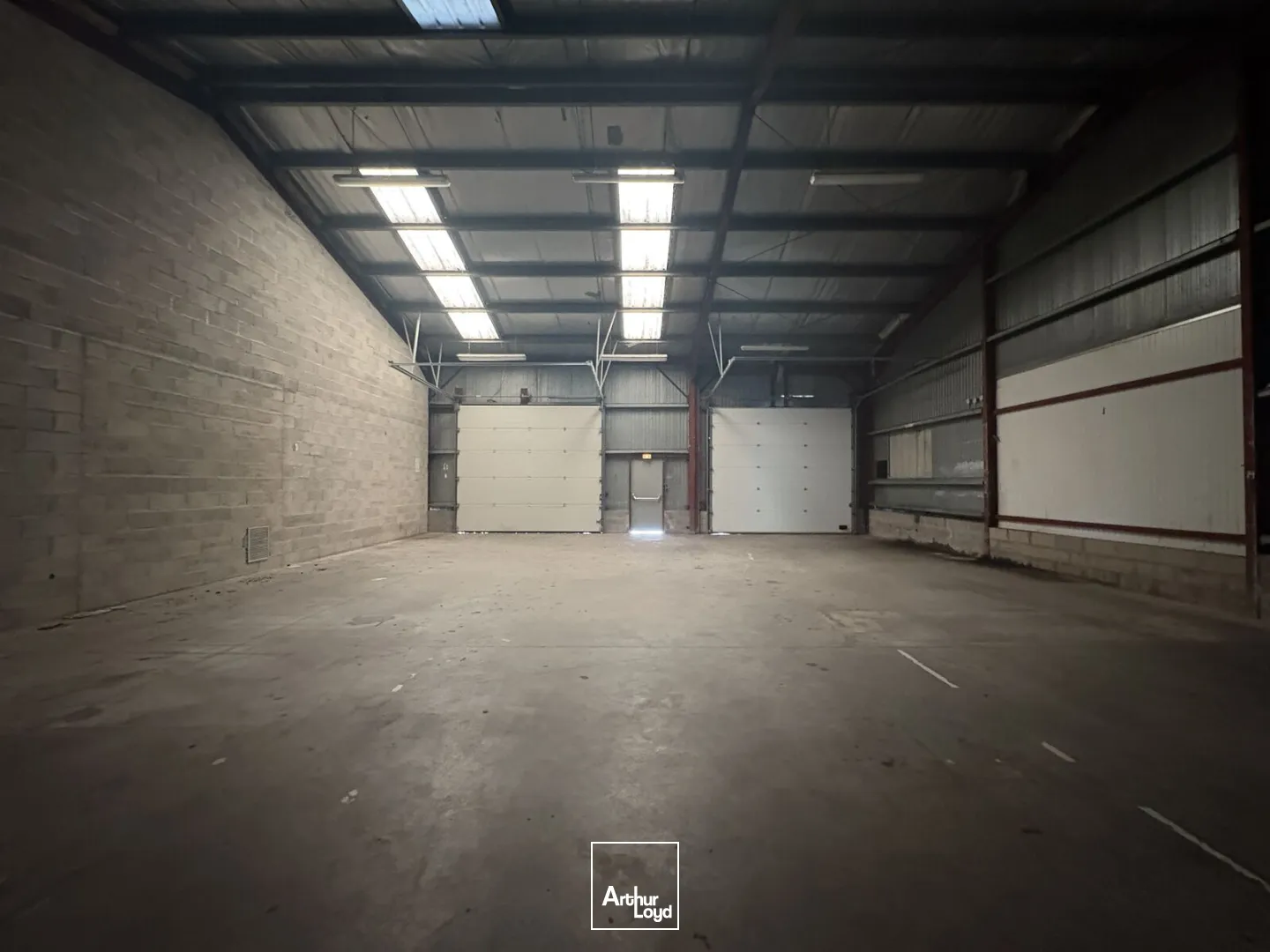 Cellules d'activités avec terrain à louer - 396 m2 - Saint Jean de Braye