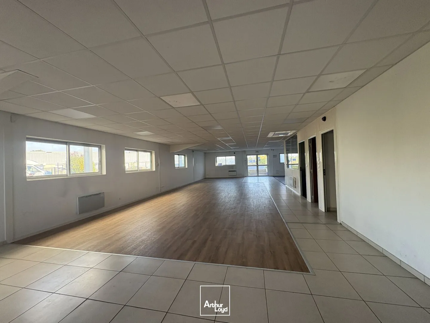 Cellules d'activités avec terrain à louer - 396 m2 - Saint Jean de Braye