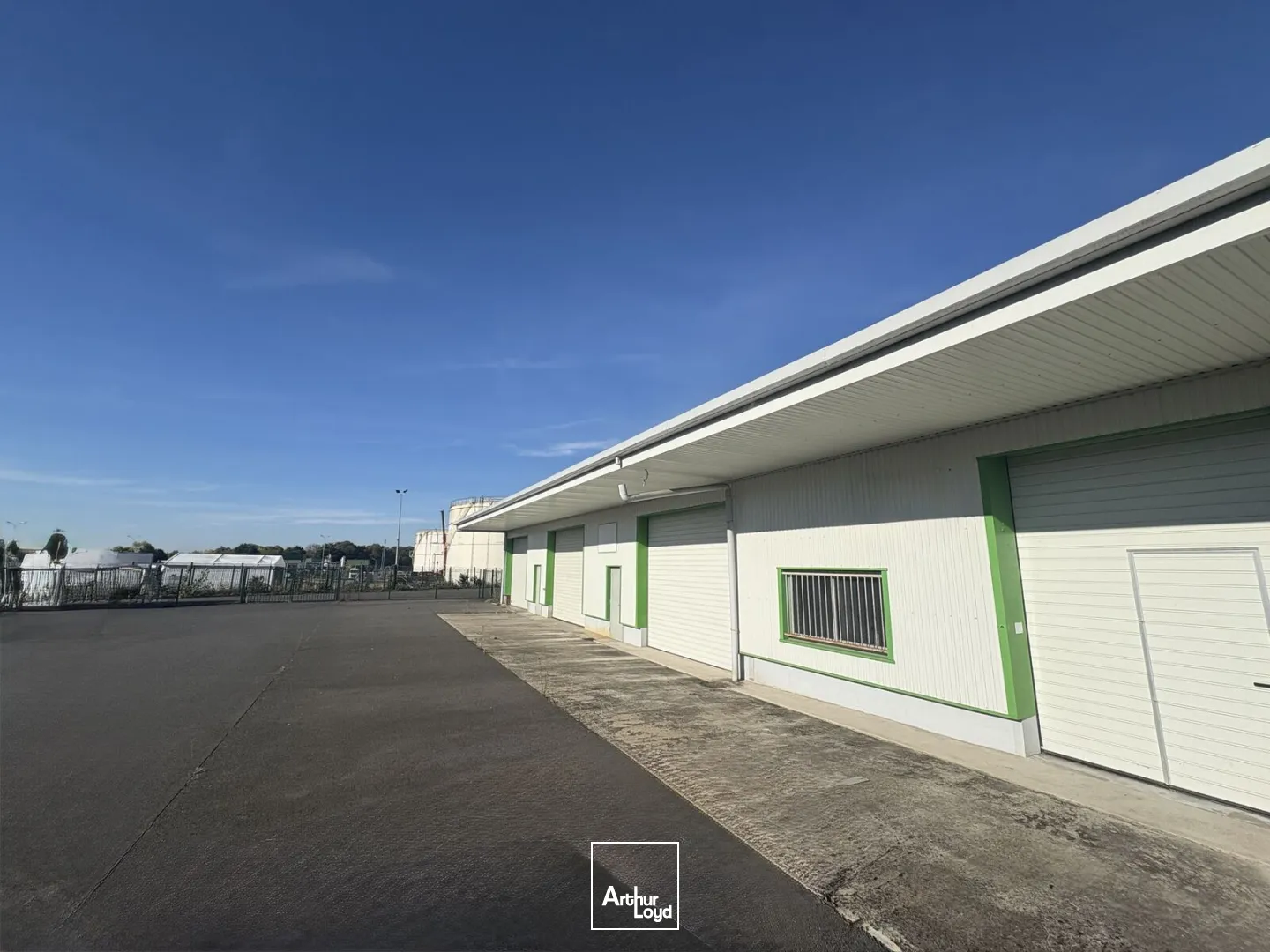 Cellules d'activités avec terrain à louer - 396 m2 - Saint Jean de Braye