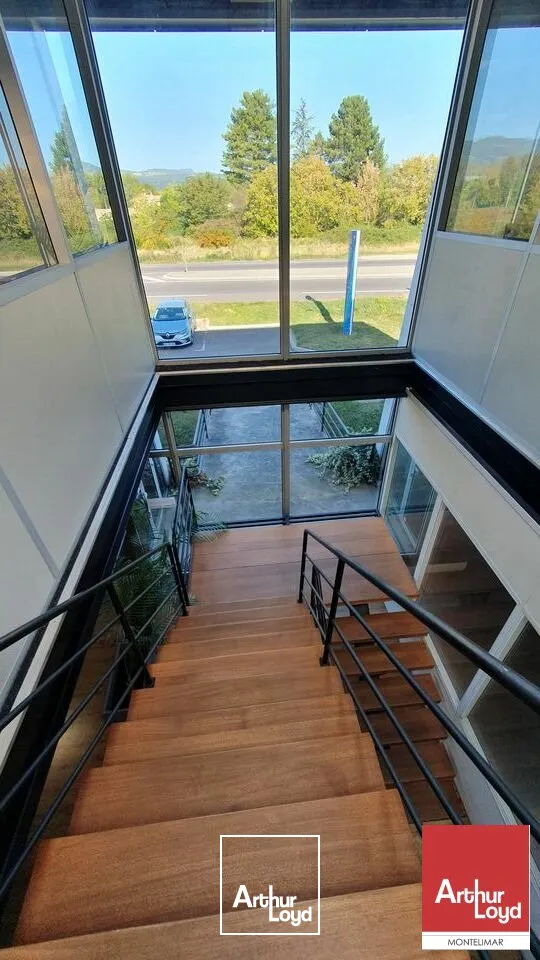 MONTELIMAR - Axe passant - A louer plateau de bureaux en rez-de-chaussée 