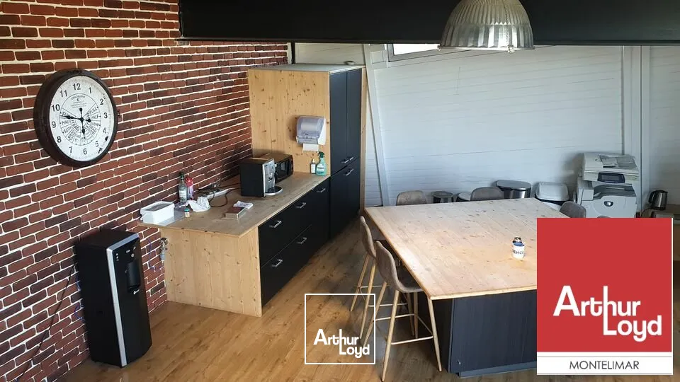 MONTELIMAR - Axe passant - A louer plateau de bureaux en rez-de-chaussée 