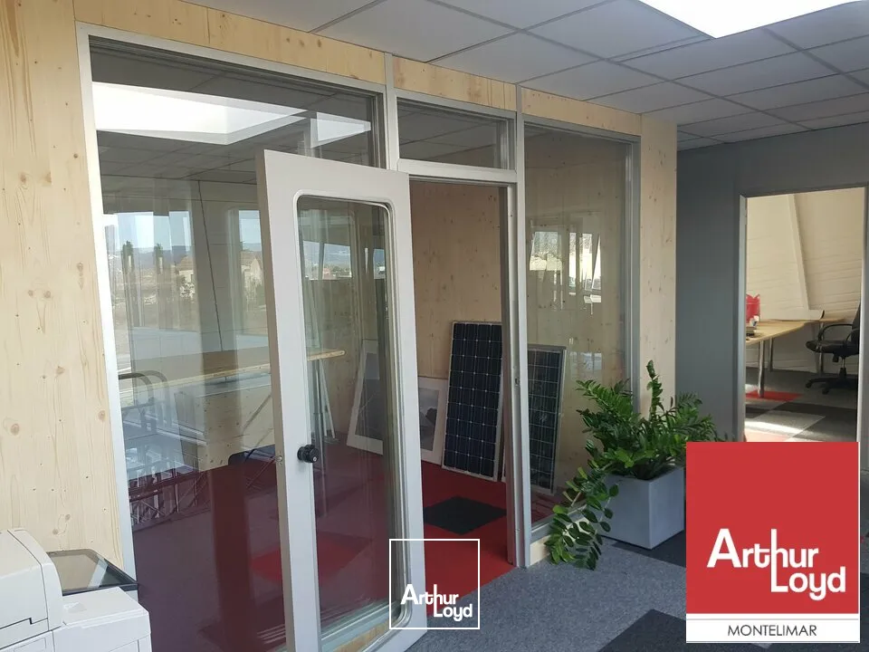 MONTELIMAR - Axe passant - A louer plateau de bureaux en rez-de-chaussée 