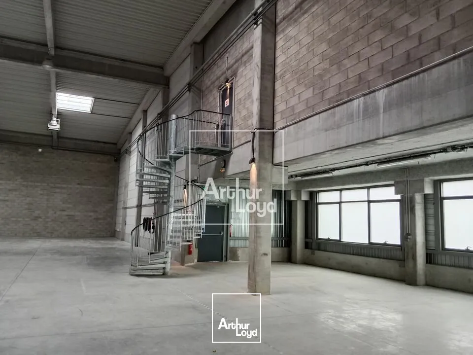 CELLULE LOGISTIQUE A LOUER LIEUSAINT