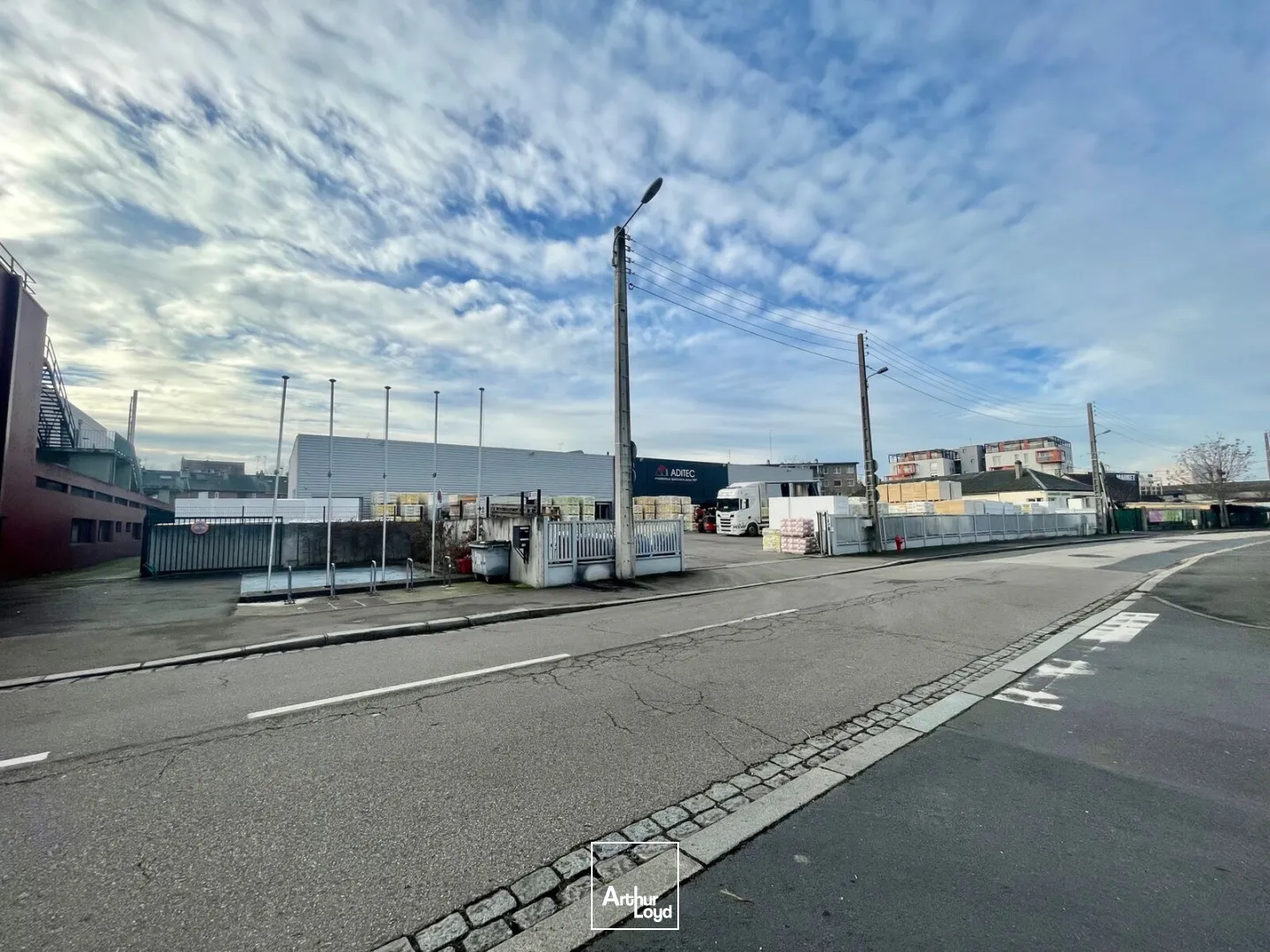 Locaux d'activité à louer à SOTTEVILLE LES ROUEN 76300