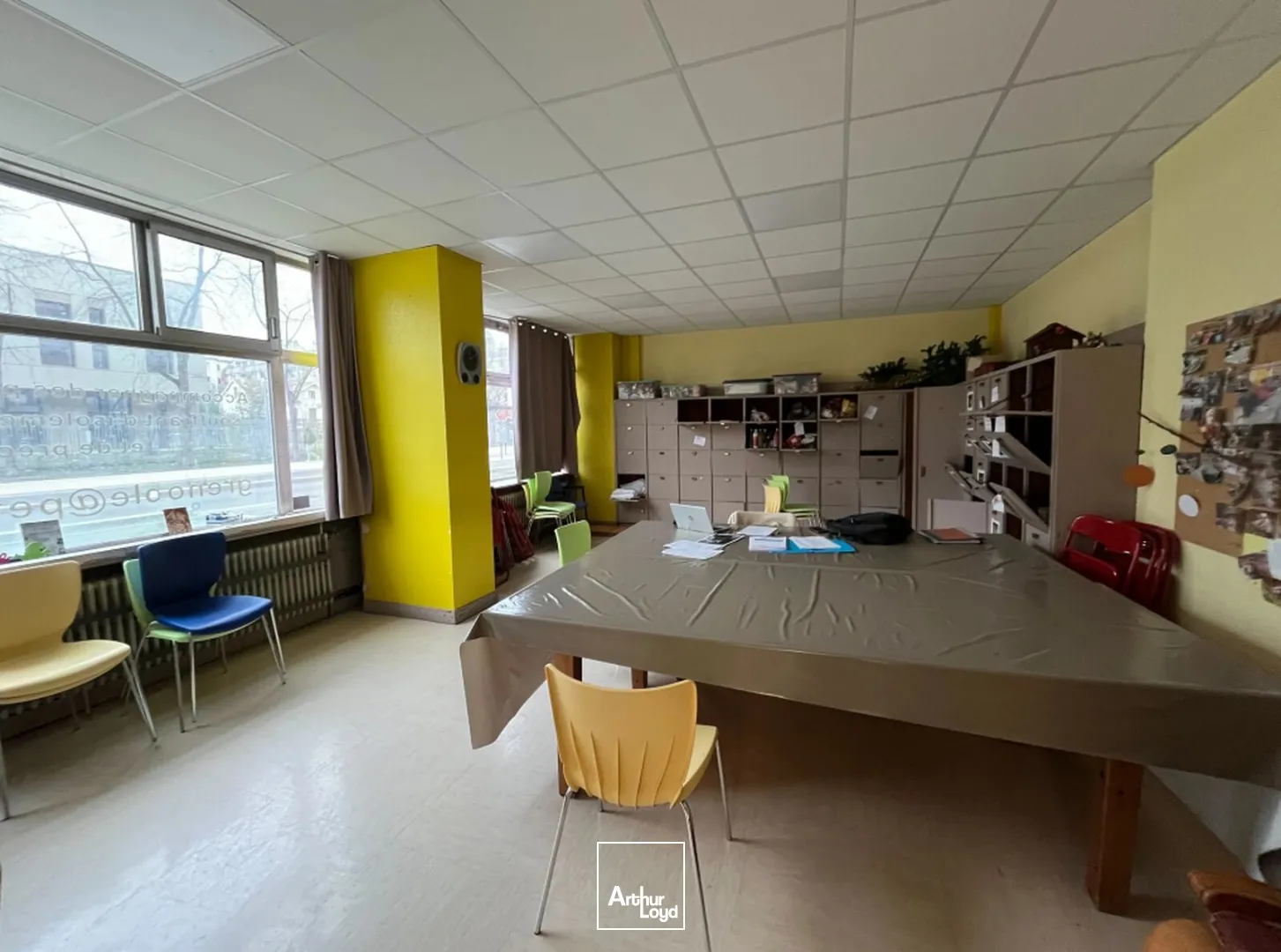 local commercial avec linéaire de vitrine conséquent de 193m²