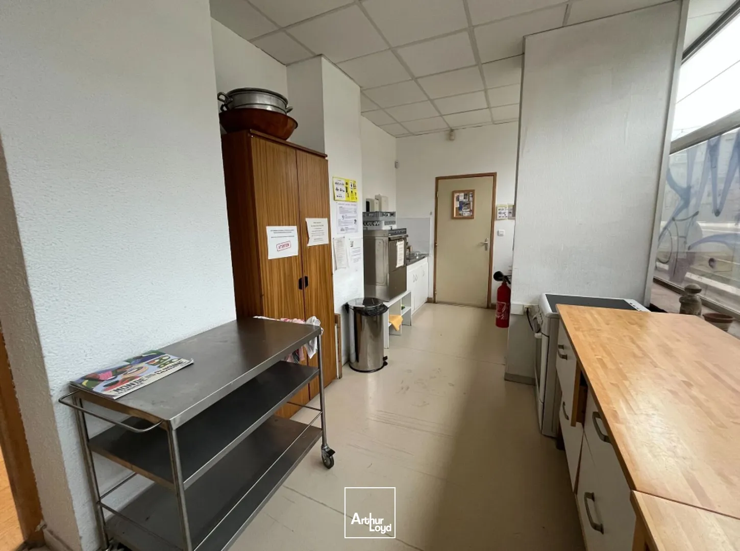 local commercial avec linéaire de vitrine conséquent de 193m²