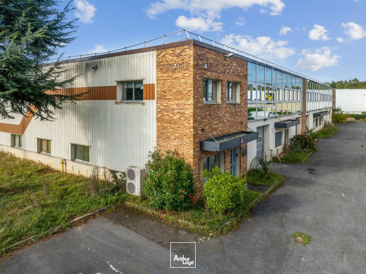 Locaux d'activité à louer à LES ULIS 91940