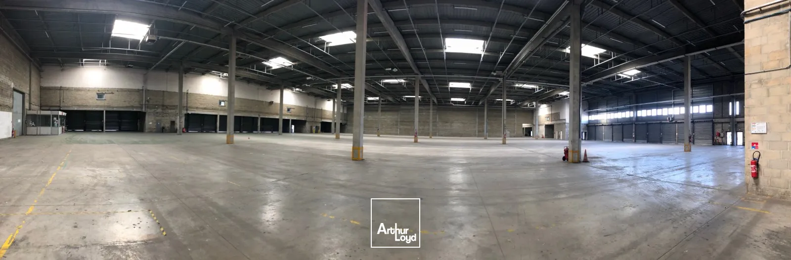 TRAVERSANT 10 PORTES A QUAI