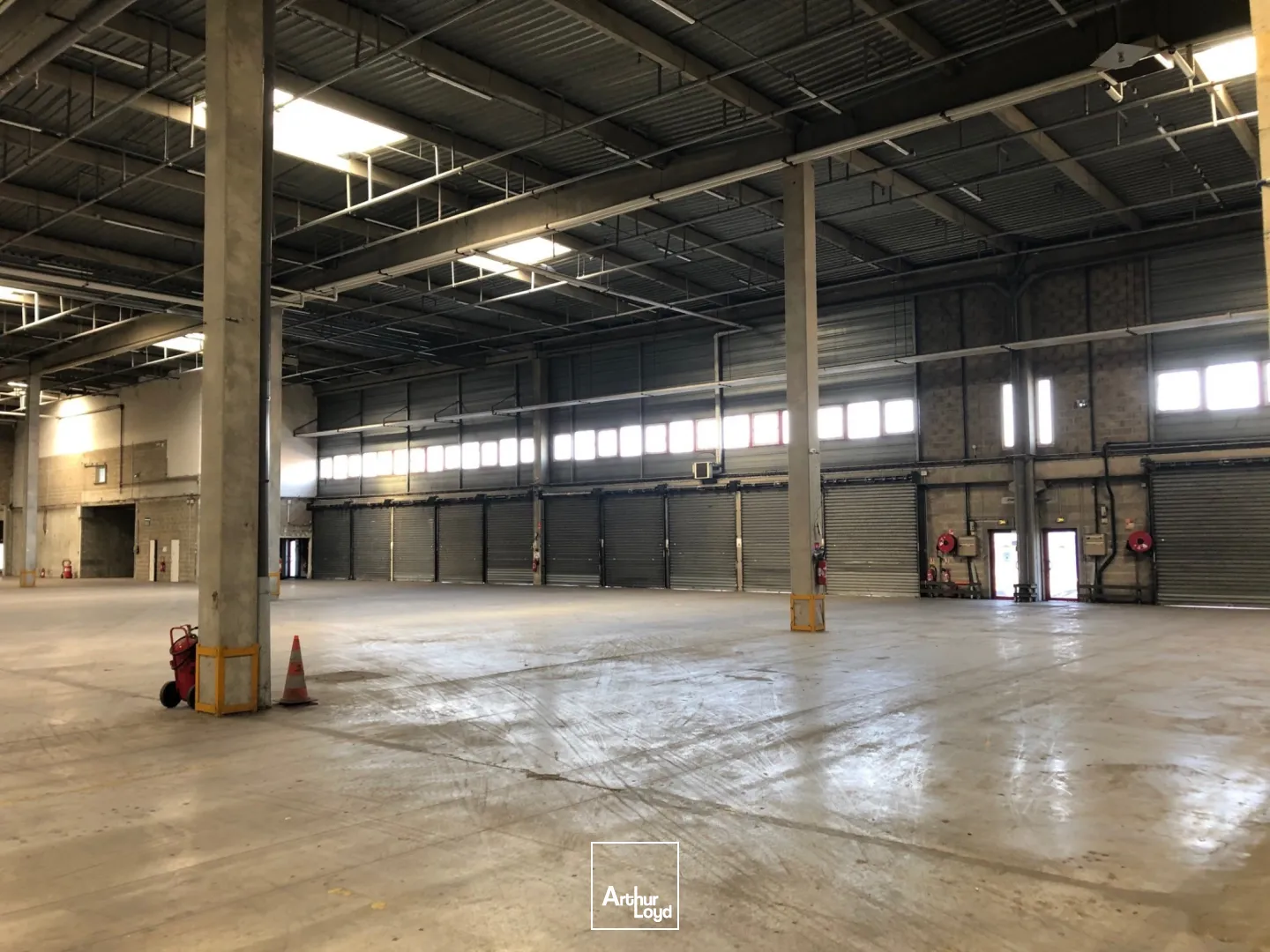 TRAVERSANT 10 PORTES A QUAI