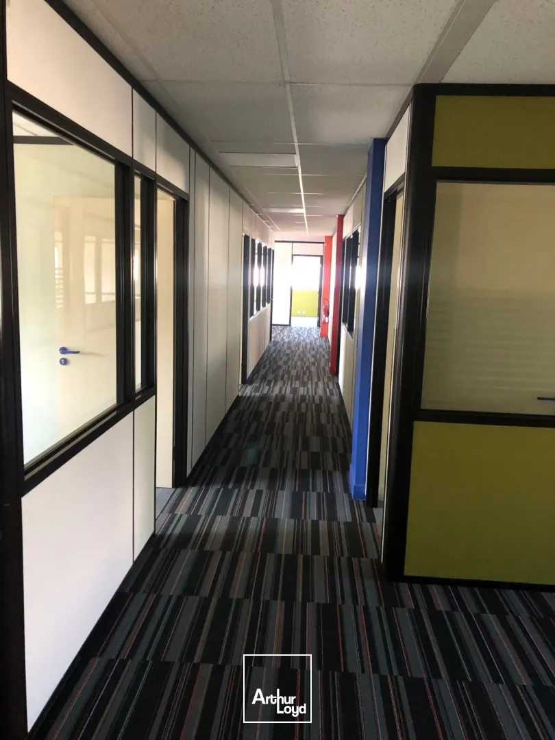 A LOUER RDC ACTIVITE AVEC ACCES LIVRAISON ET BUREAUX EN ETAGE