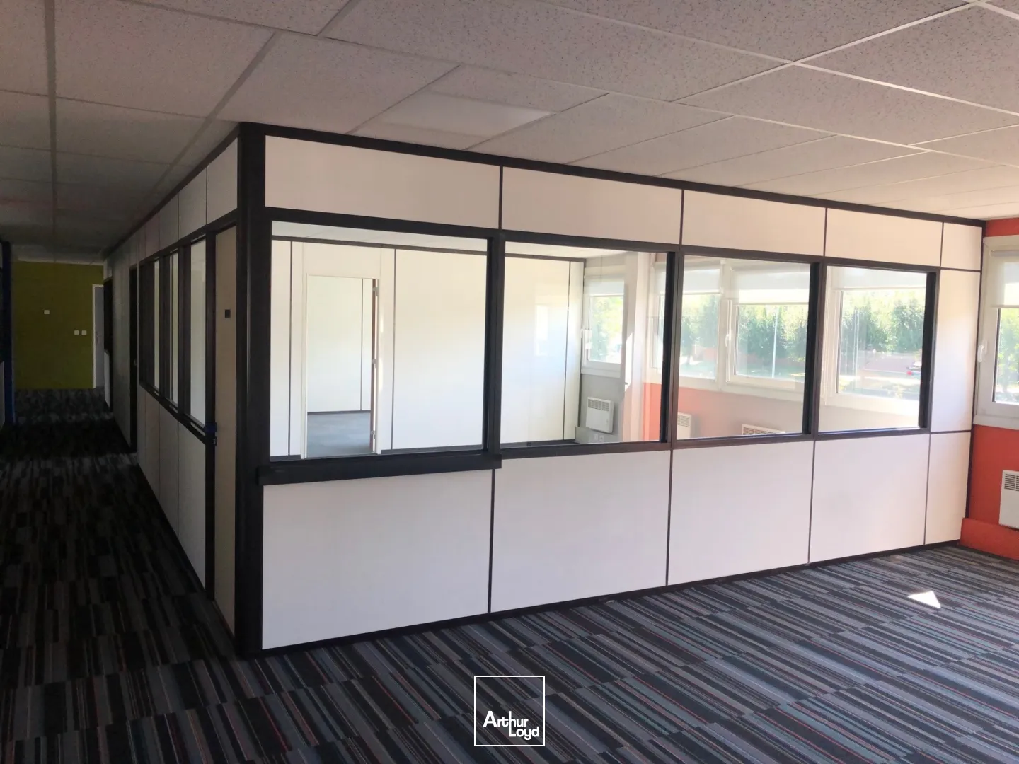 A LOUER RDC ACTIVITE AVEC ACCES LIVRAISON ET BUREAUX EN ETAGE