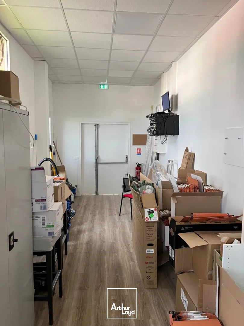 A LOUER RDC ACTIVITE AVEC ACCES LIVRAISON ET BUREAUX EN ETAGE