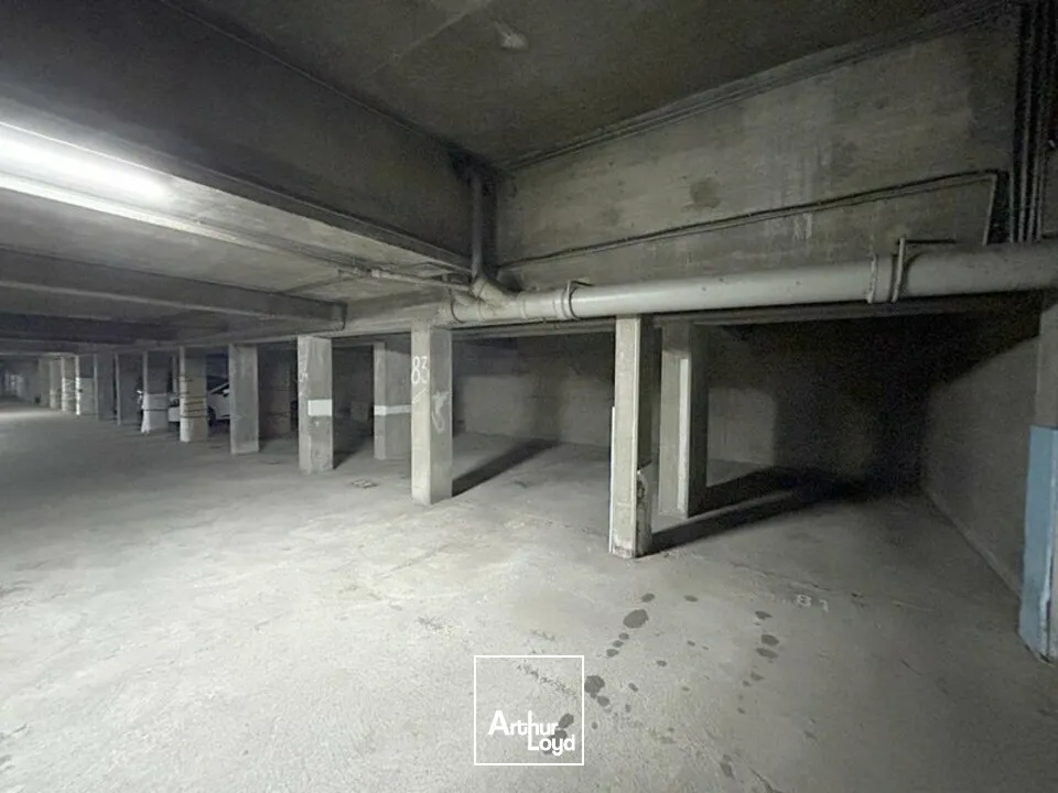 BUREAUX à VENDRE de 186 m²