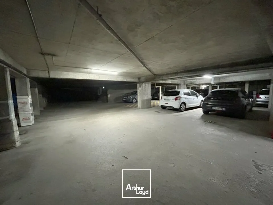 BUREAUX à VENDRE de 186 m²