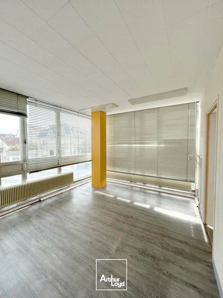 BUREAUX à VENDRE de 186 m²