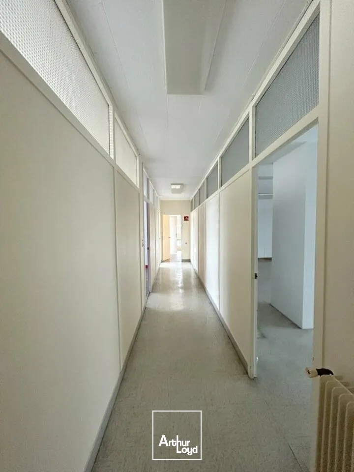 BUREAUX à VENDRE de 186 m²