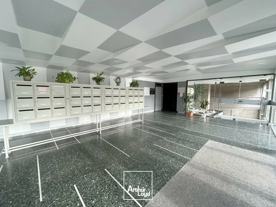 BUREAUX à VENDRE de 186 m²